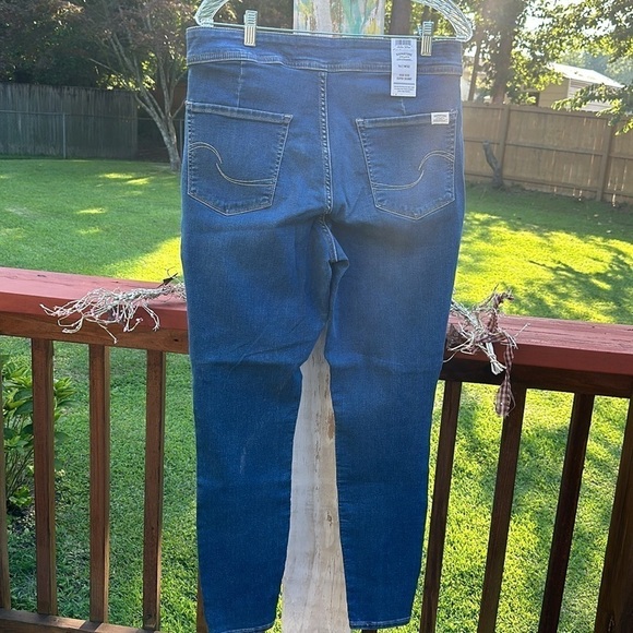 🧨NWT! Levi’s High-Rise Super Skinny Jeans stretch modern size14/ 32W - Picture 8 of 12